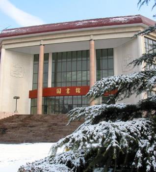 北京政法类大学选择中国政法大学好还是选择中国劳动关系学院好？
