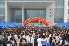 广东医学院有哪些二本文科专业？