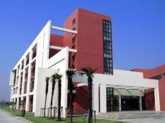 填报问题:上海工艺美术职业学院是公办还是民办专科？