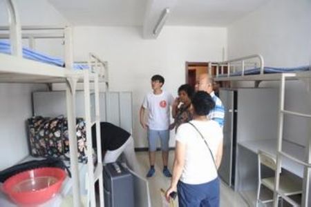 阜新高等专科学校宿舍图片_寝室图片5