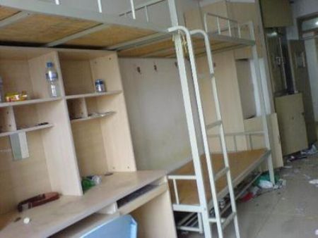 天津科技大学宿舍图片_寝室图片18